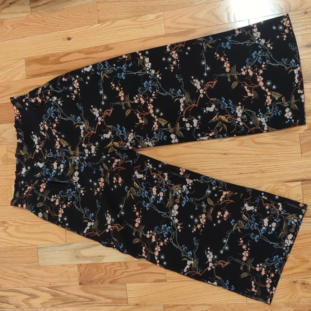 Floral wide leg capri pants/culottes